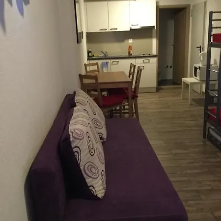 Chez Heidi Apartment